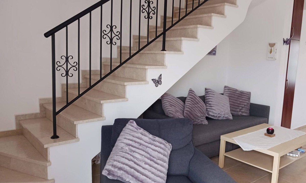 Mandria House | 2-Bed House Sleeps 6 -Pool -Free Parking -Netflix