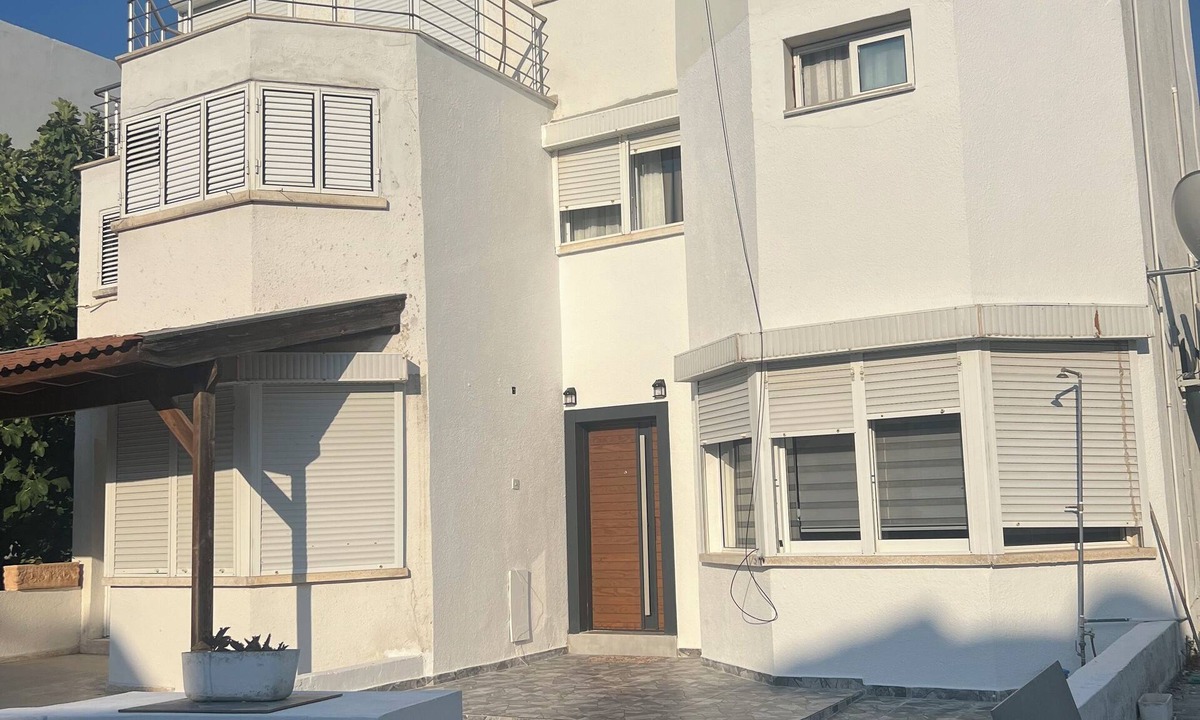 Karaoglanoglu House | 2-bedroom house in Karaoğlanoğlu with private pier and walking distance casino