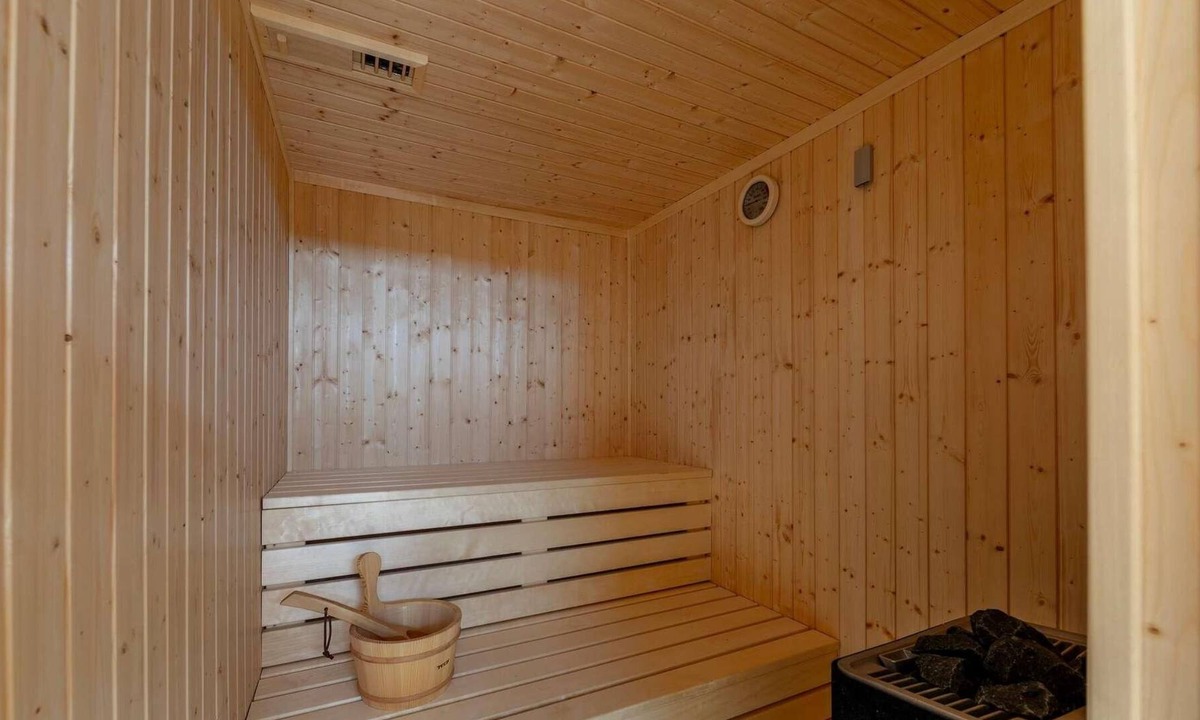 Softades Villa | 3 bed villa, gym, sauna, stunning views
