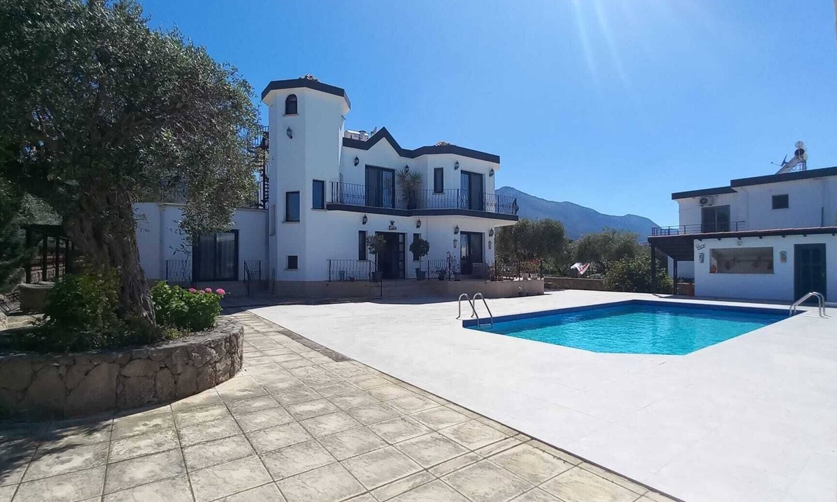 Zeytinlik Villa | 4 bedroom, spacious villa with private pool and large garden, close to Bellapais