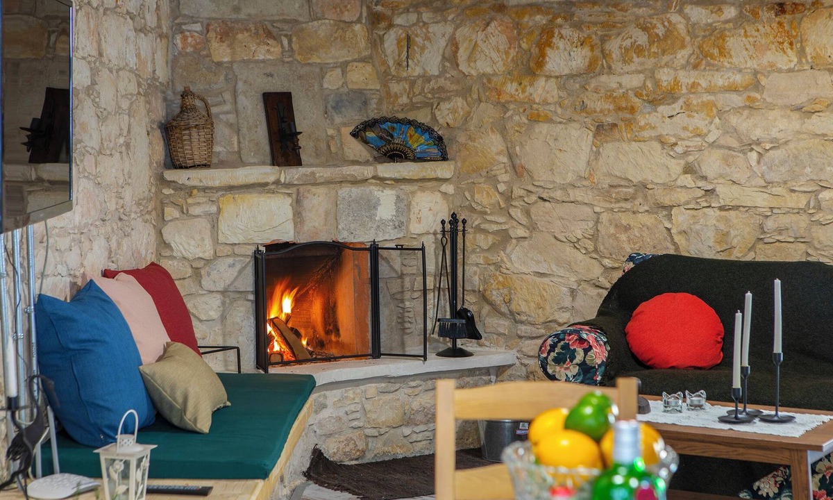 Arodes Cottage | AKAMANTIDA PLATEA 2. Country house of the 1900s. Restored to its authentic charm
