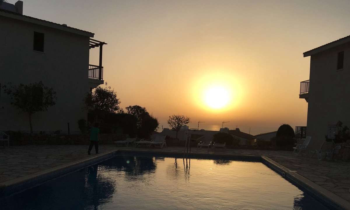 Melanos House | Amazing sea view location - Spacious 2 Bedroom 2 Bathroom House - Wifi & air-con