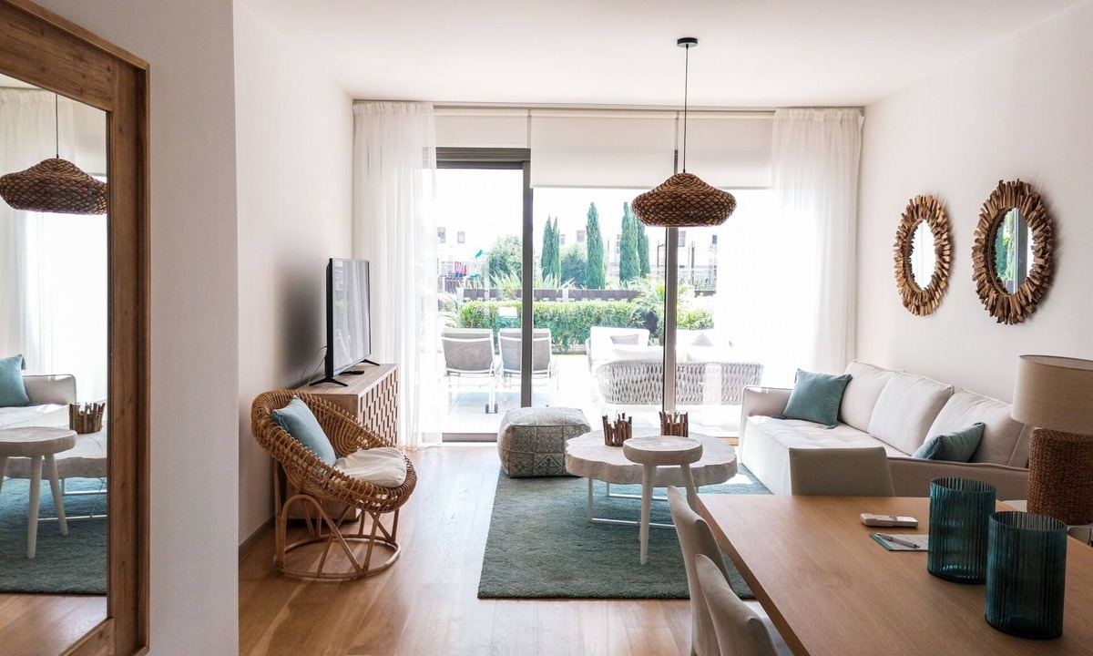 Mazotos Apartment | Apartment on Ground Floor