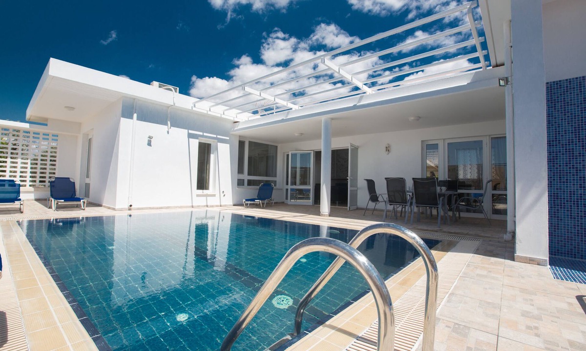 Ayia Napa Apartment | Ayia Napa Holiday Villa CH - a villa that sleeps 8 guests in 4 bedrooms