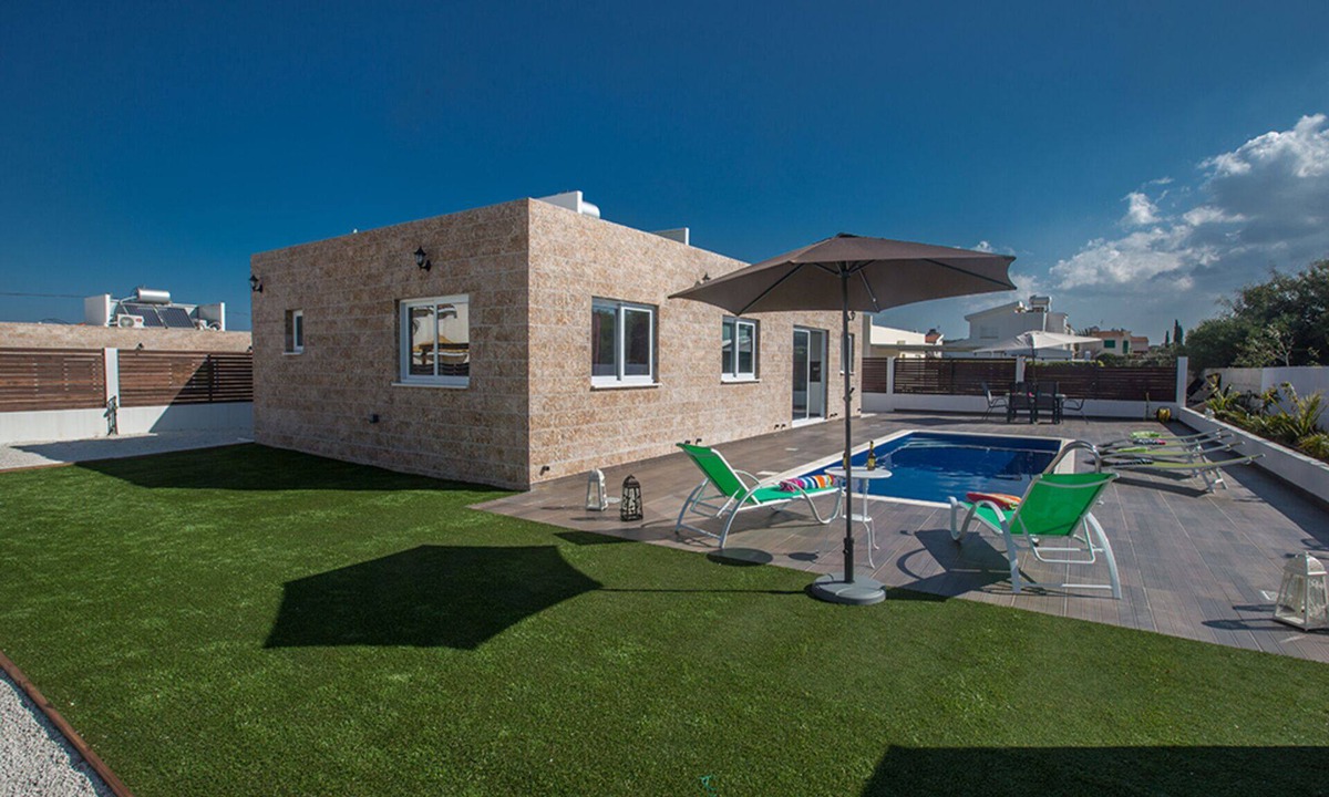 Protaras Villa | Beautiful 5 Star Holiday Villa in a Prime Location in Protaras