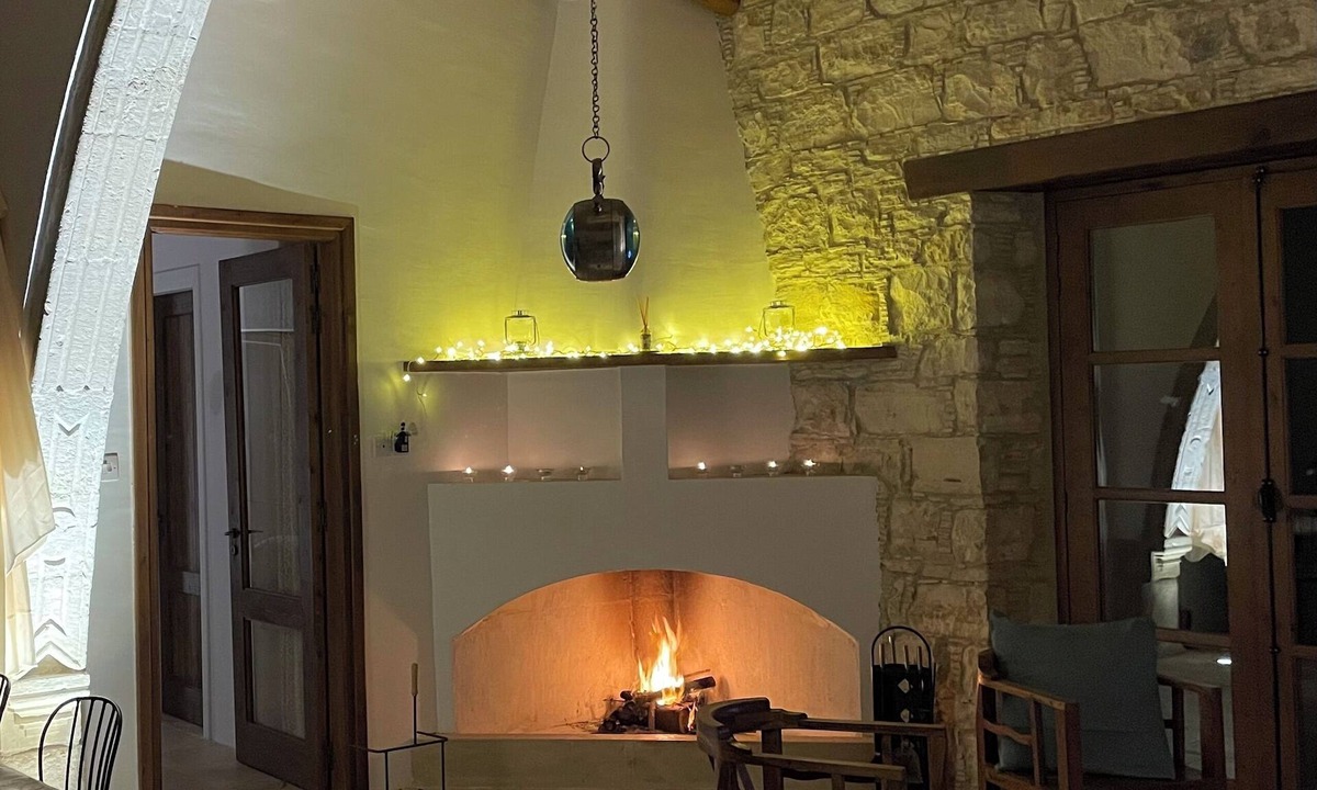 Lofou House | Boutique house/large garden/great mountain views