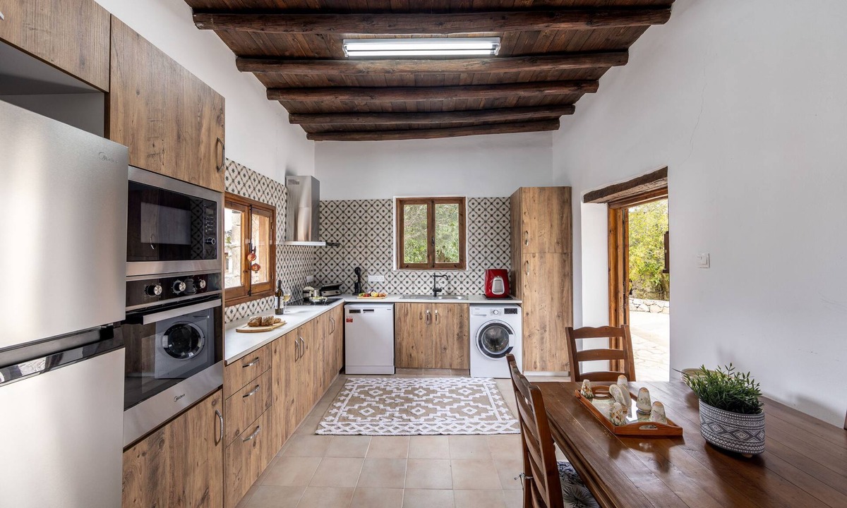 Pano Arodhes Villa | Casale Xenia - Tranquil Villa in Cyprus , WiFi, Aircon, TV