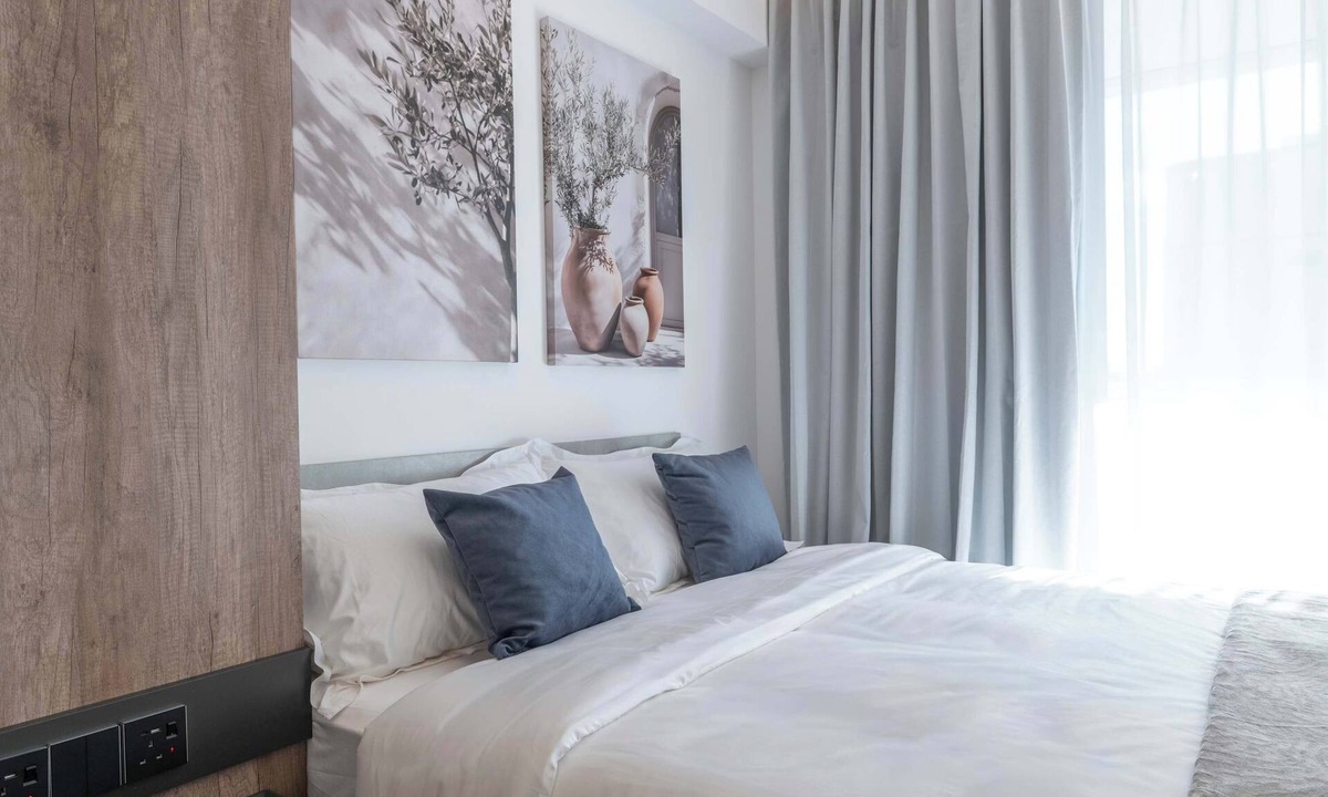 Potamos tis Germasogeias Apartment | Elegant 1BR Suite w/Balcony & Queen Bed – Germasogeia Tourist Area, Limassol