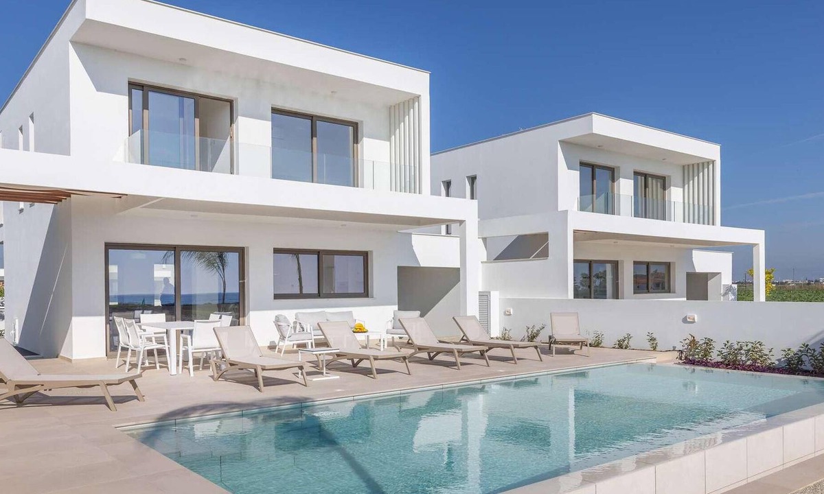 Softades House | Exclusive villa in a gated community, just minutes from the coast. Modern, bright and contemporary,