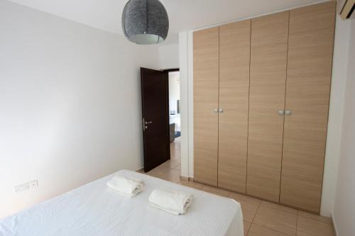 Lykabittos Apartment | Glabur Stays - The Master Atelier - Nicosia City, Free Parking & Wifi, Welcomes You!