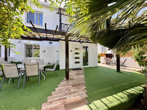 Paphos House | Hotel complex house near the beach
