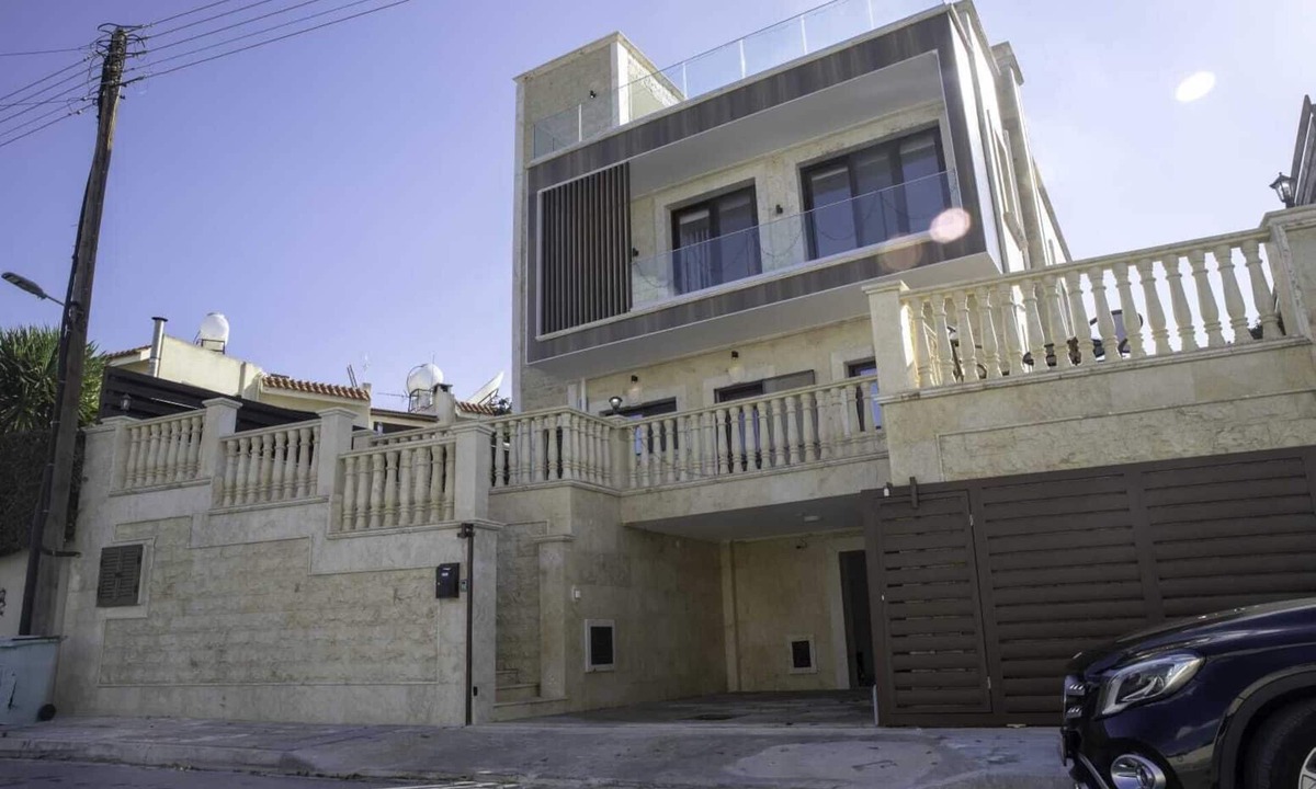 Chlorakas Villa | Huge 5BR Villa with Rooftop Lounge/BBQ ZONE/PRIVATE POOL in delightful Chlorakas