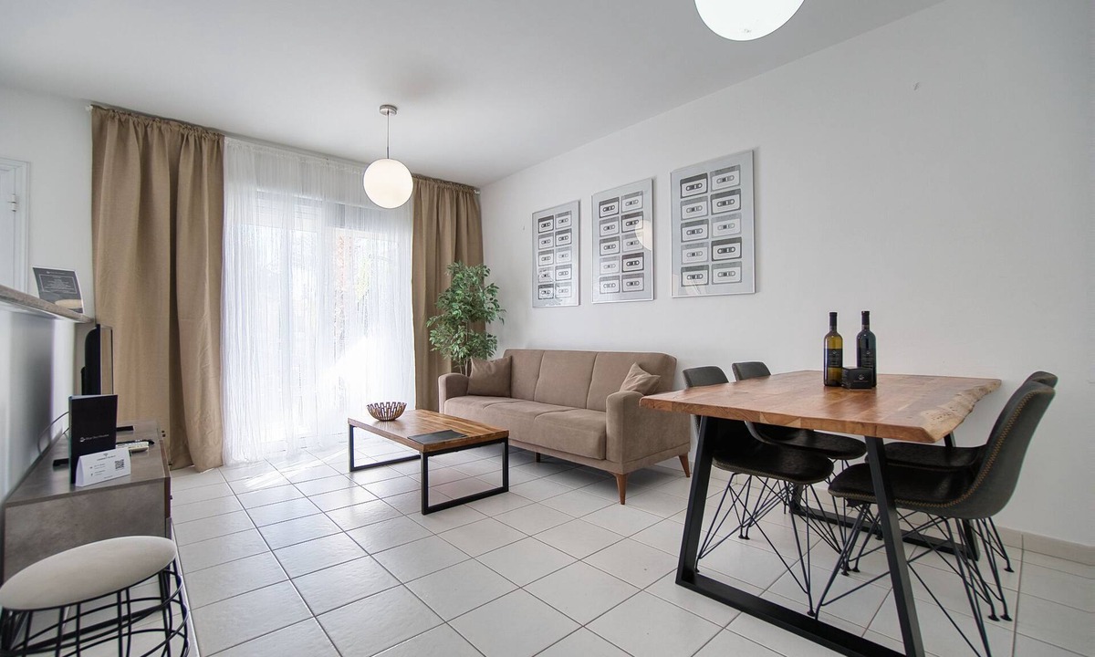 Universal Apartment | Iris Village Block 12-105