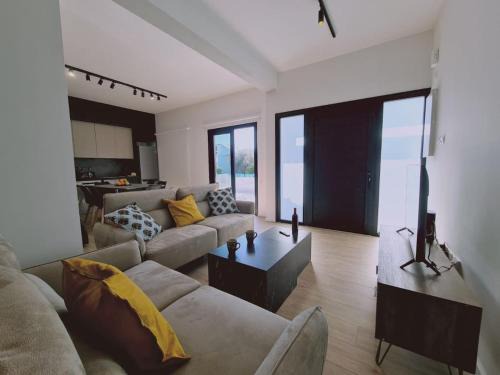 Limassol Apartment | Limassolian vibe house