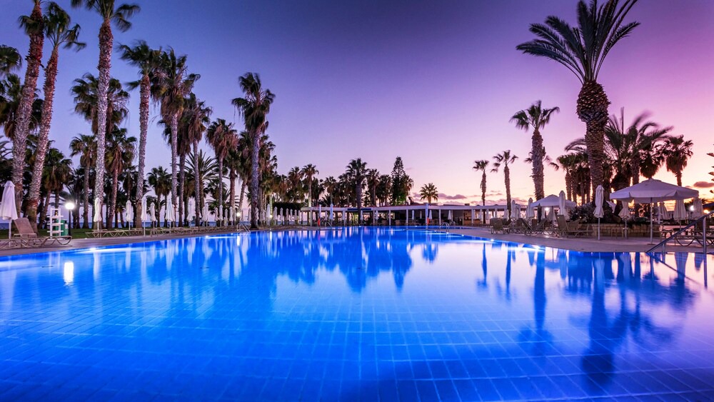 Geroskipou Resort | Louis Phaethon Beach