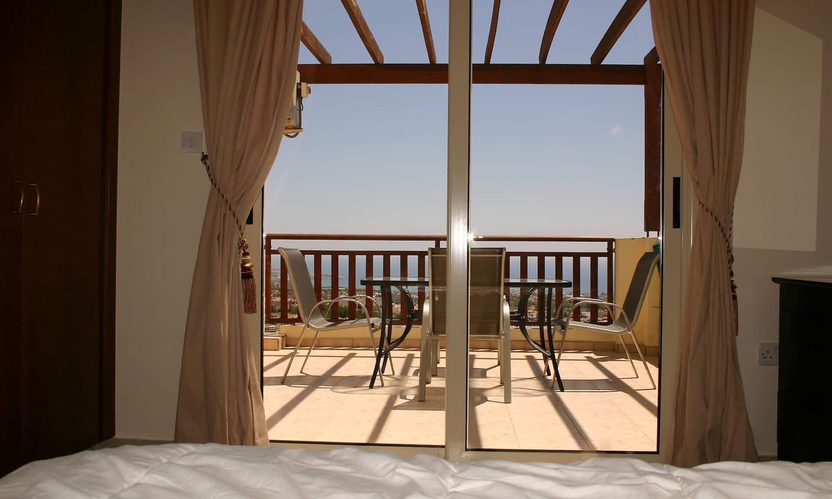 Peyia Town Apartment | Luxury apartment in Peyia with great views of Coral Bay
