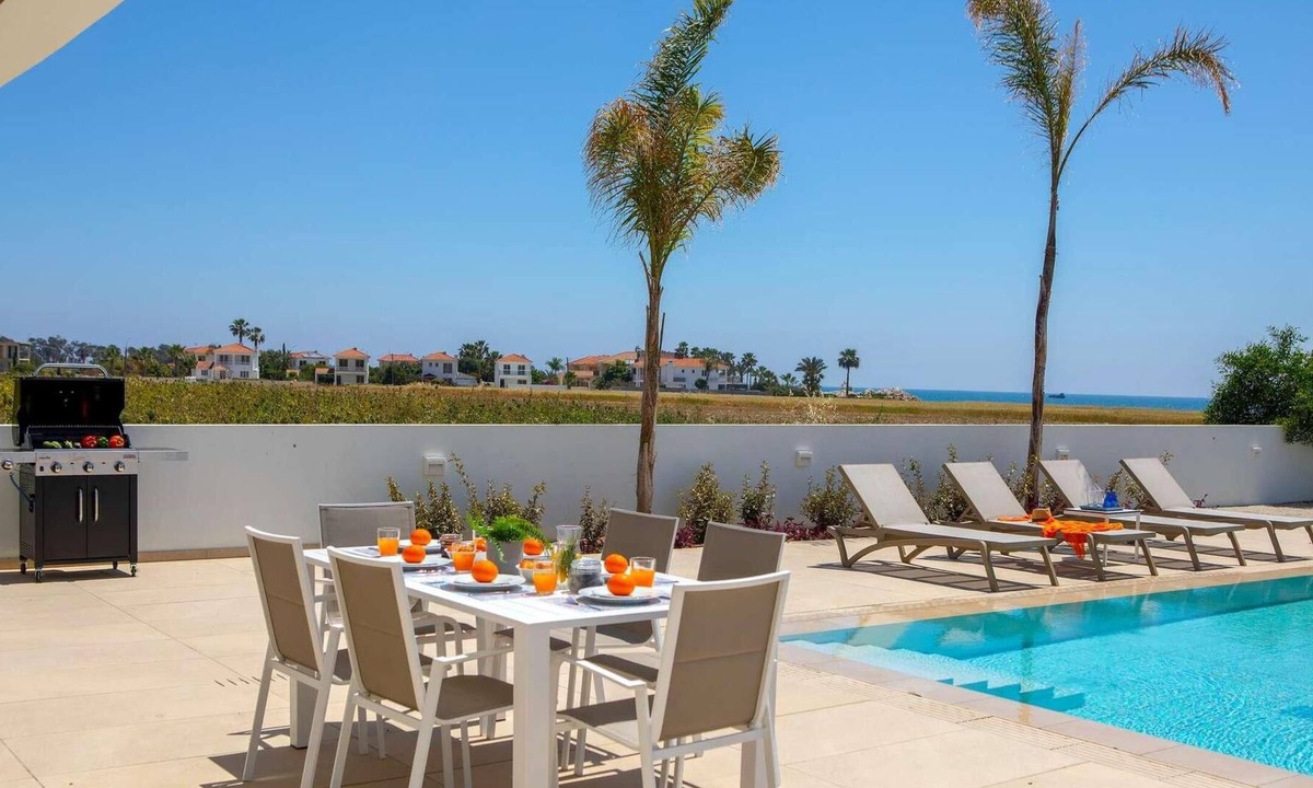 Softades Villa | Modern, contemporary villa close to the coast