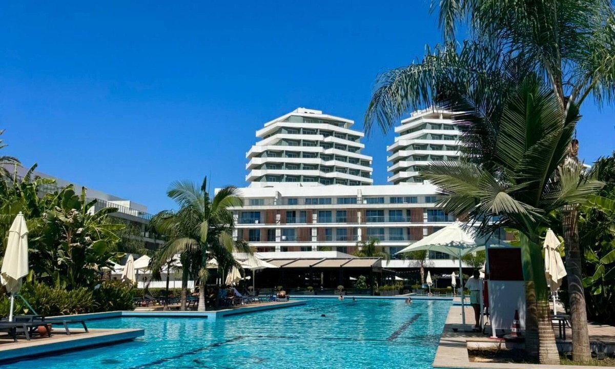 Trikomo Apartment | Modern Family Apartment with Pool & Balcony near Long Beach - Iskele