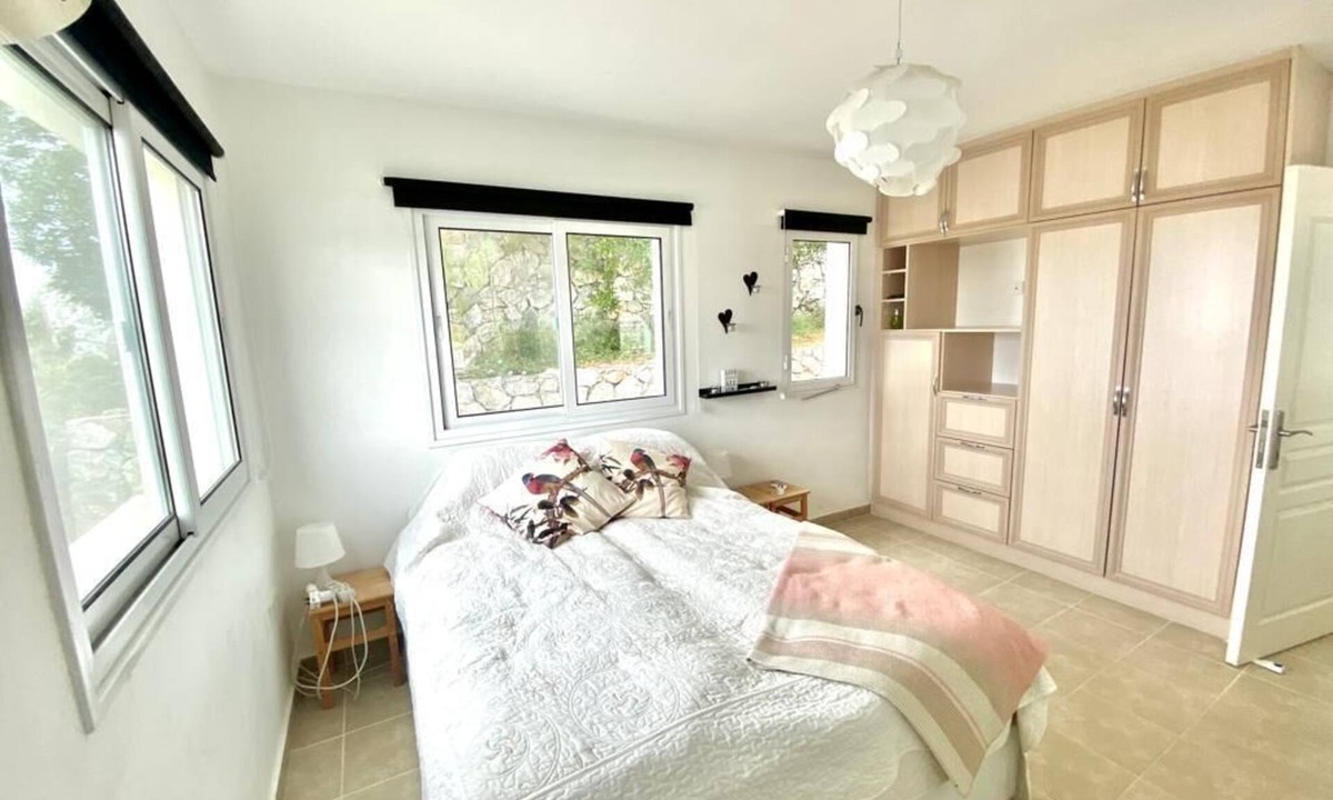 Bahceli Apartment | Oceanside Seaview Garden Home - Prime Spot with Top Seaviews