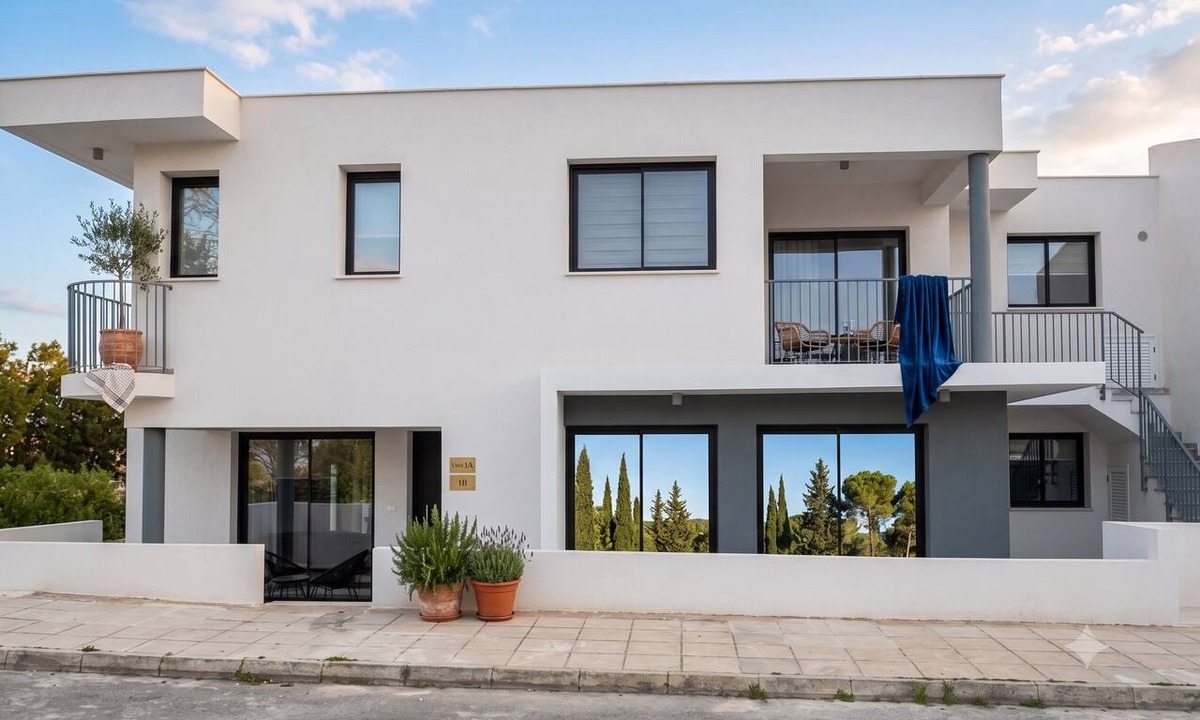 Anarvagos House | Rodia | Ground Floor 2-BR Garden Apt |
