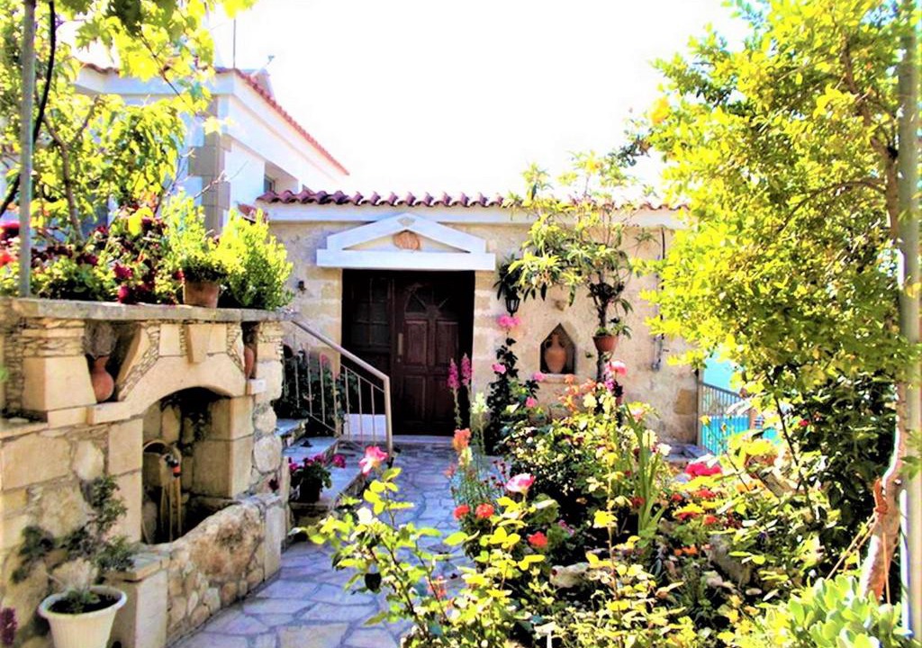 Peristerona House | Rose Garden Villa Peristerona