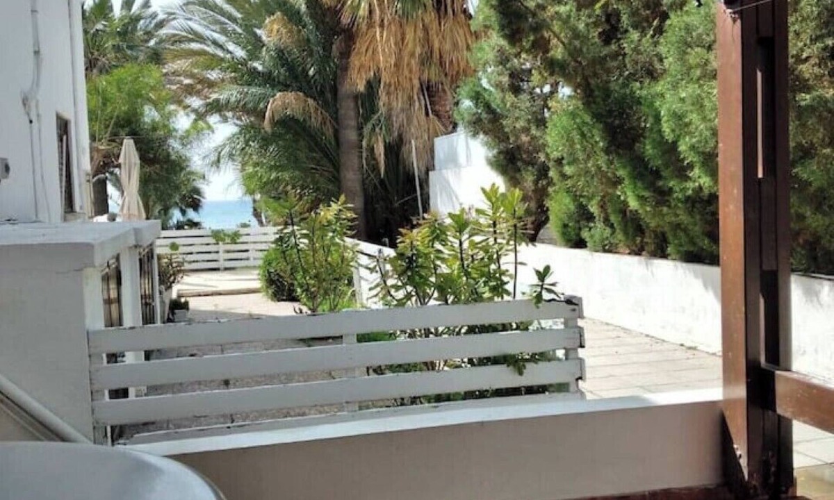 Pyla Apartment | Sea view ground floor apartment 20 seconds walk from the beach!