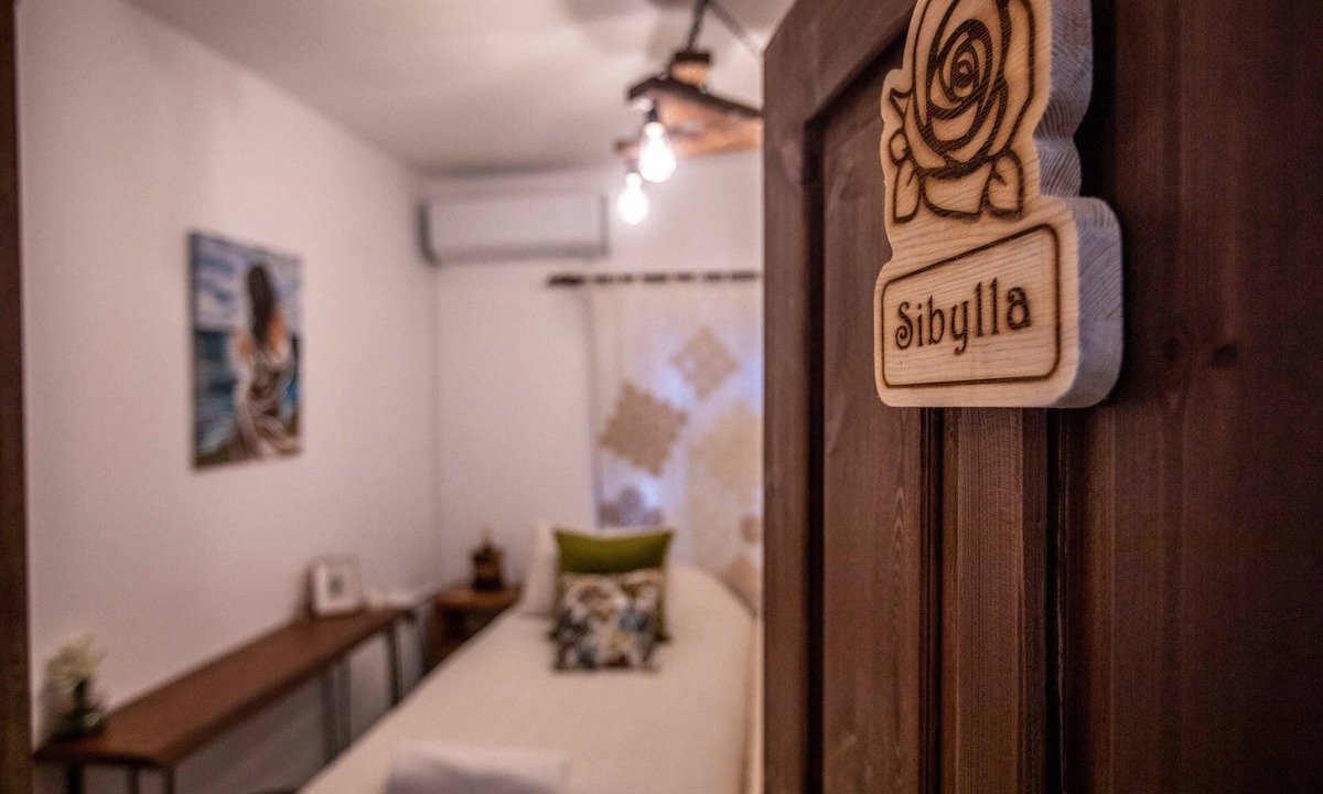Bogaz House | Sibylla - Old Town Ensuite w/Free Wifi&breakfast
