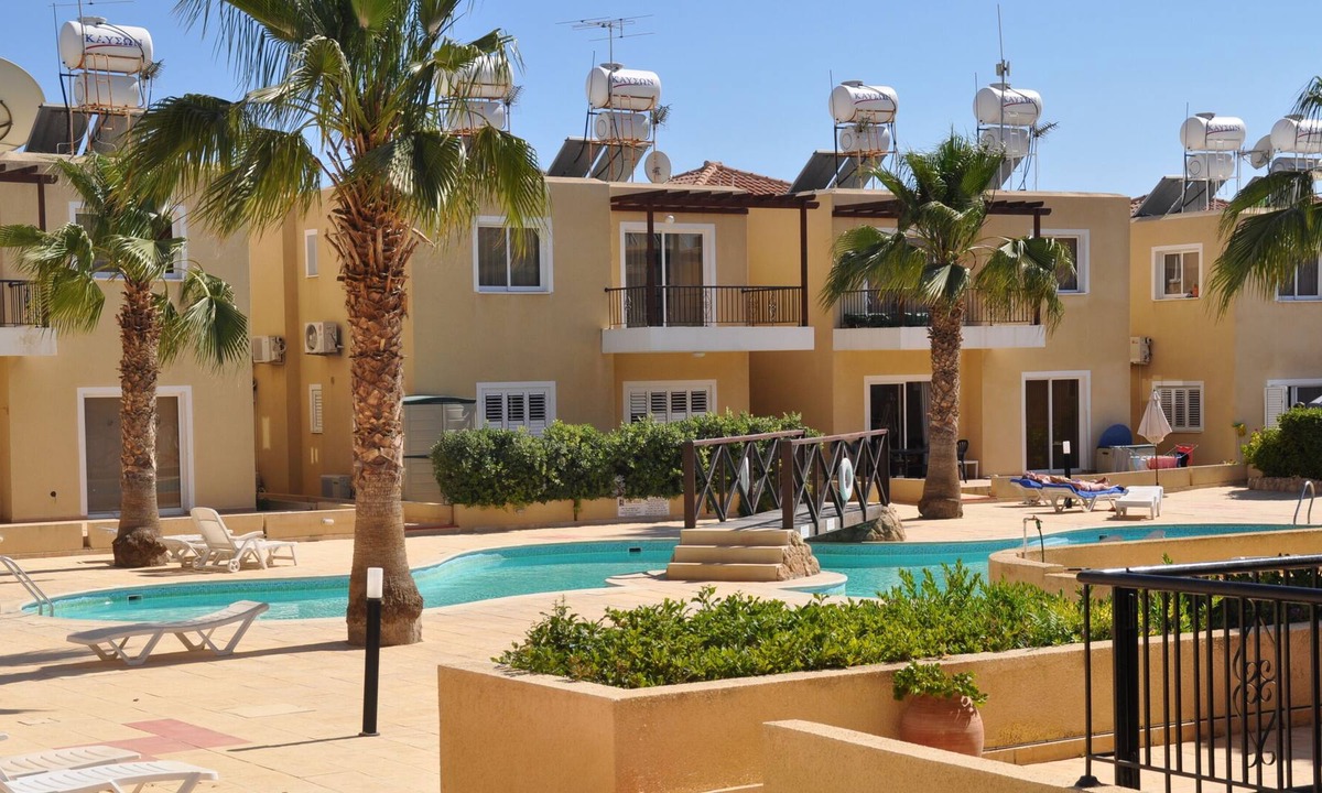 Universal Apartment | Sirena Sunrise - Great all round, with south facing pool view