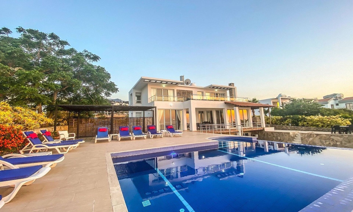Esentepe Villa | Spacious Family Villa with Infinity Pool & Superb Sea-views whilst Lying in Bed
