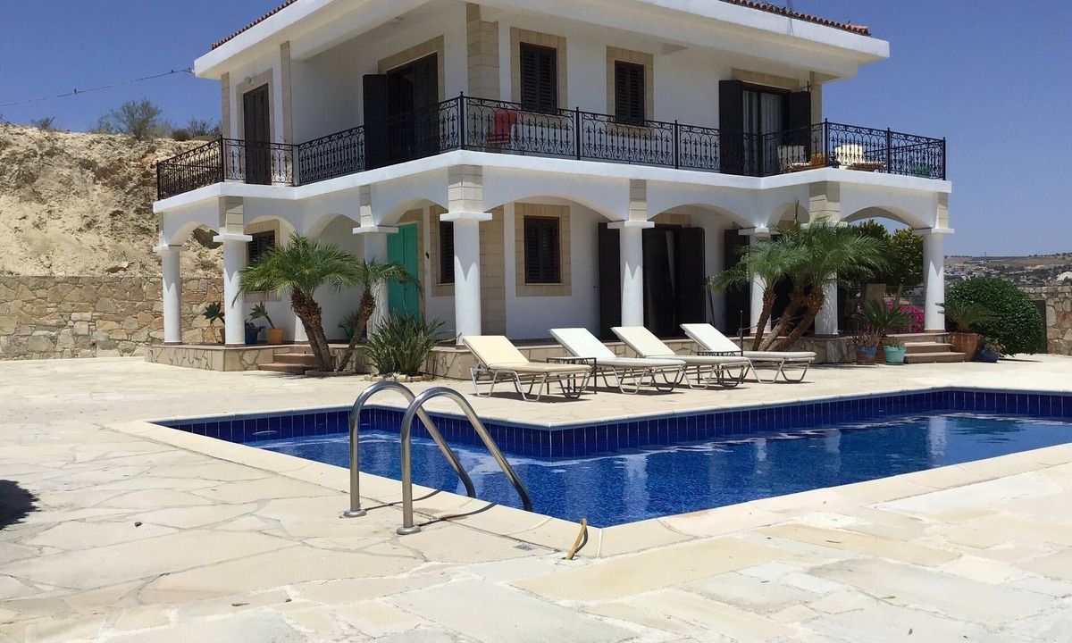Pissouri Villa | STUNNING VILLA with superb views, all-year sun and golf on your doorstep! Heaven