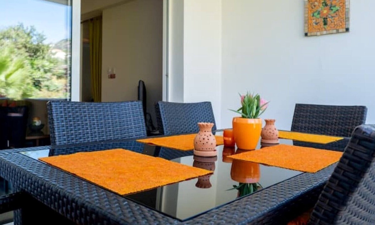 Strovolos Apartment | Stylish Large Apartment 10 minutes from the seaside