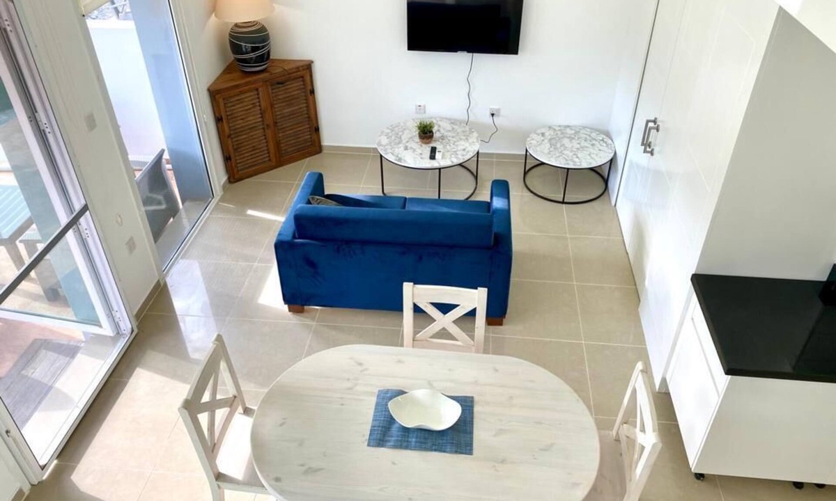 Bahceli Apartment | Sunny garden loft, a stone's throw to the sea