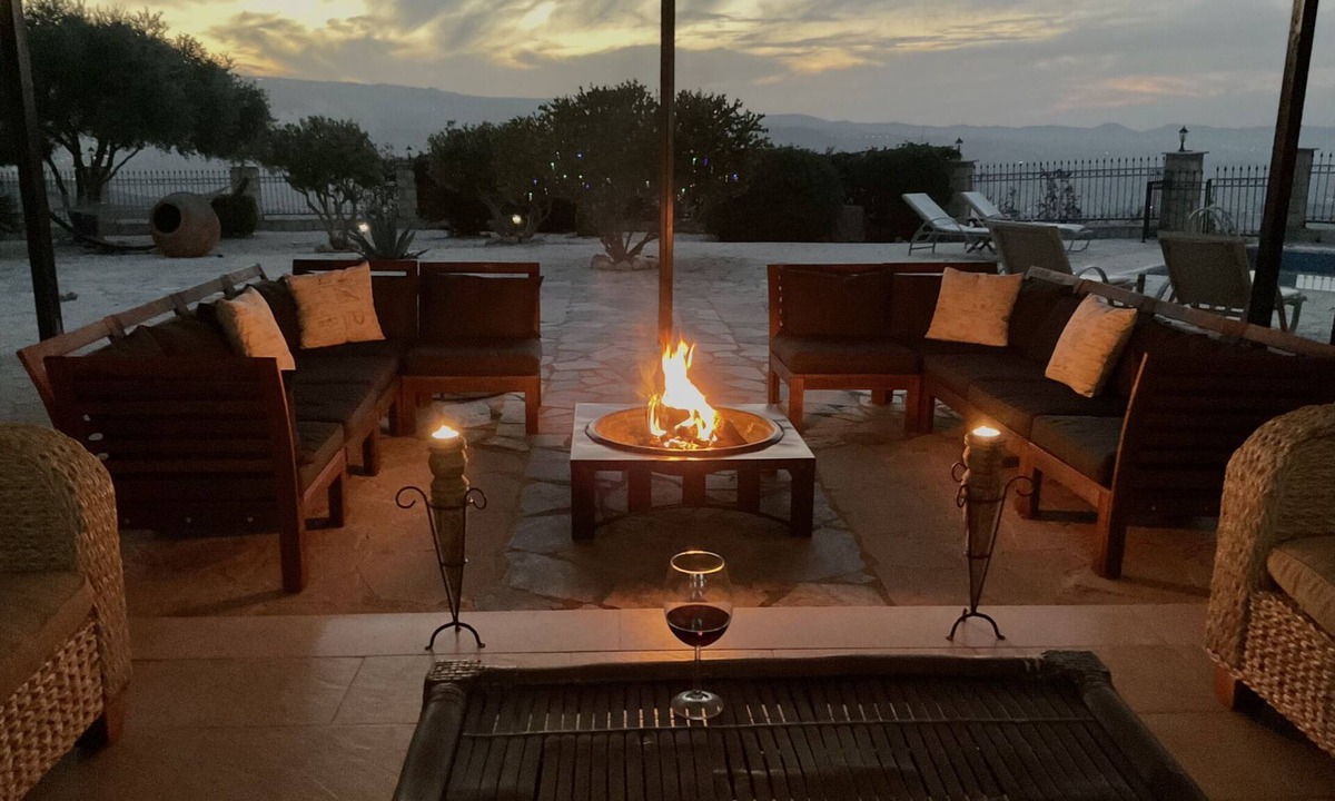 Steni Villa | Totally private, views, big pool, outdoor cocktail bar, outdoor TV, BBQ