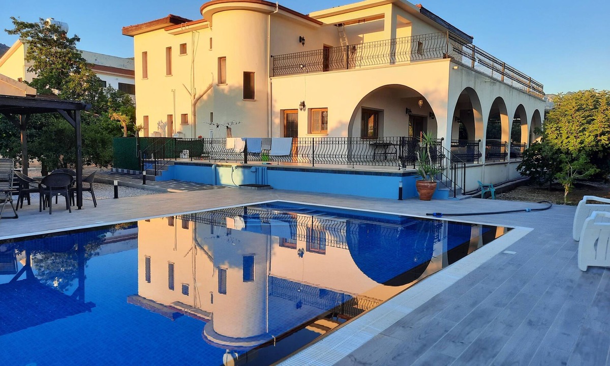 Yesiltepe Villa | Traditional Cypriot 5 Bedroom Villa £290 per night. Family Friendly with pool.
