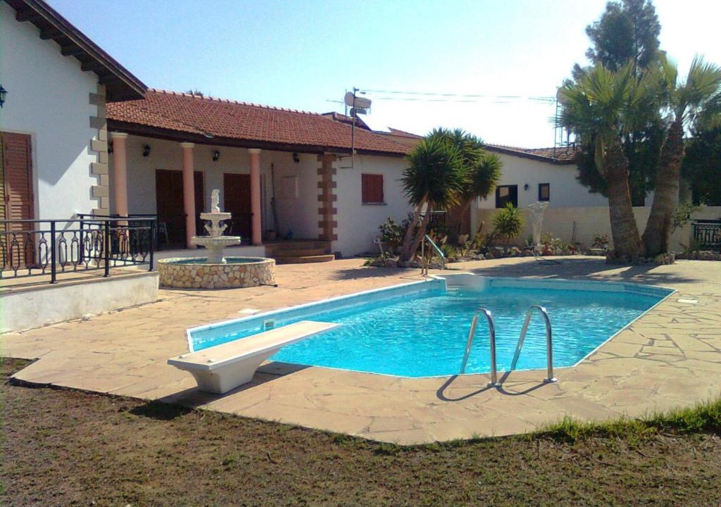Maroni Villa | Villa Androulla