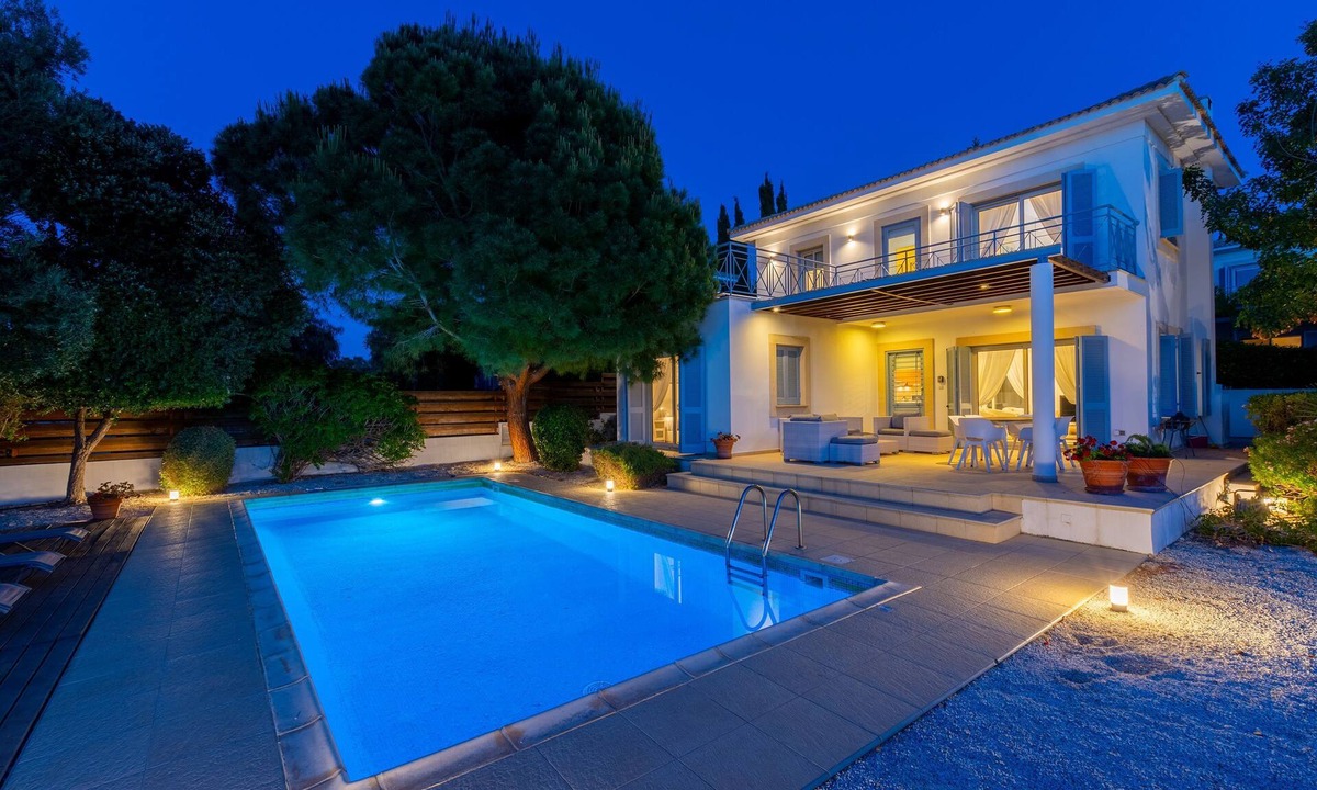 Latchi Cottage | Villa Carob Tree - a villa that sleeps 6 guests in 3 bedrooms
