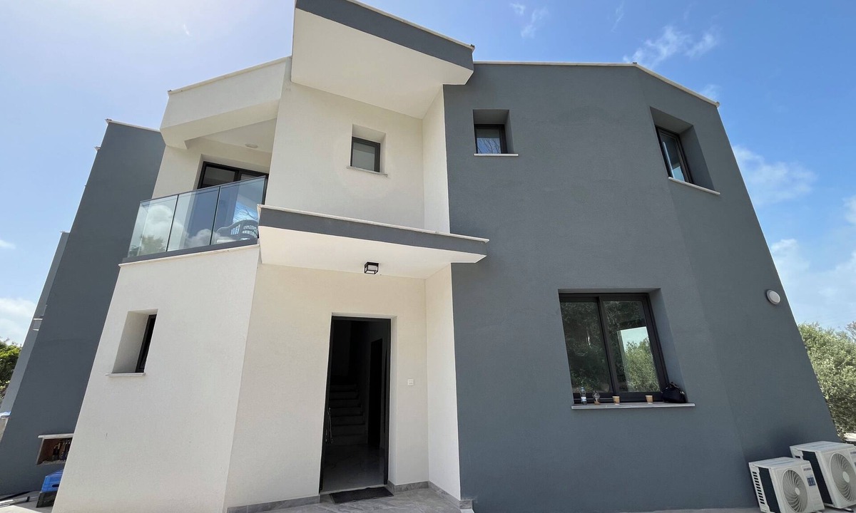 Kissonerga Villa | Villa - Modern 4 Bedroom