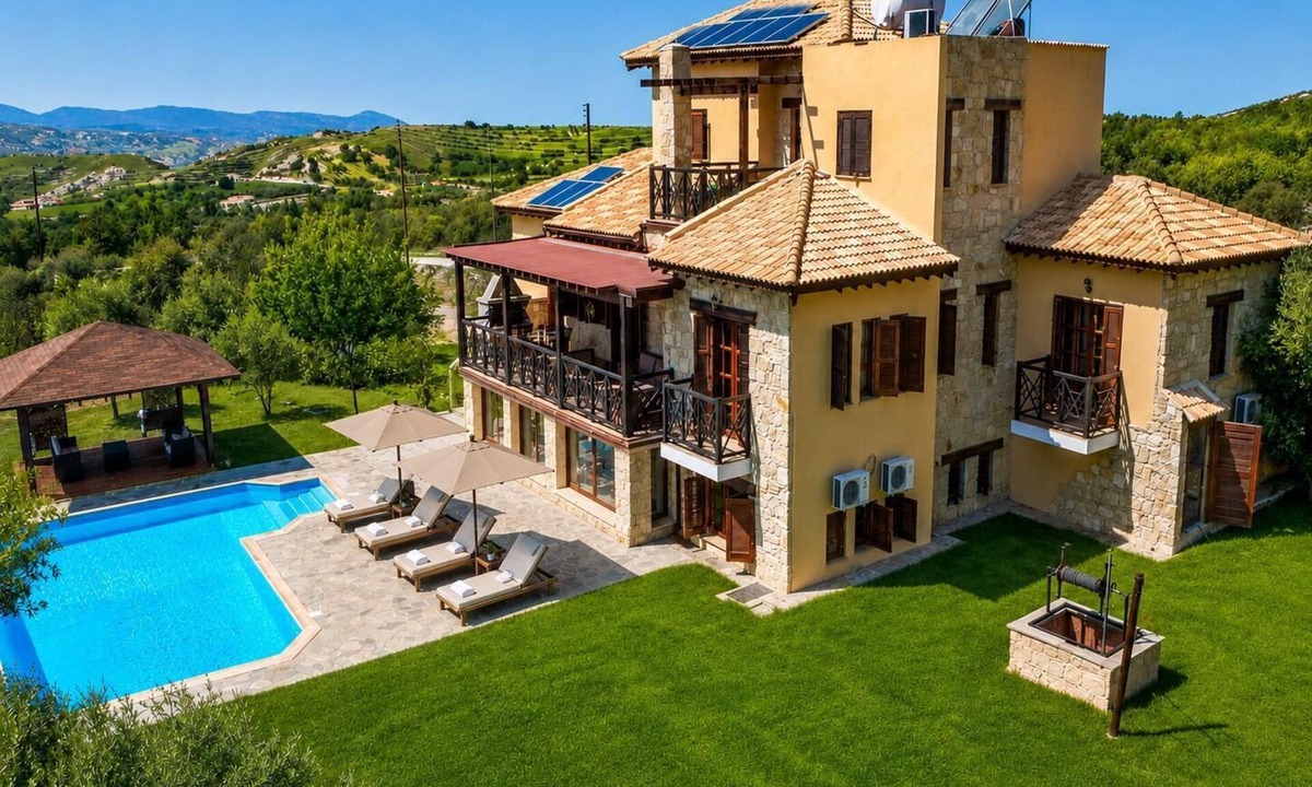 Peristerona Villa | Villa River View - Four Bedroom Villa, Sleeps 9