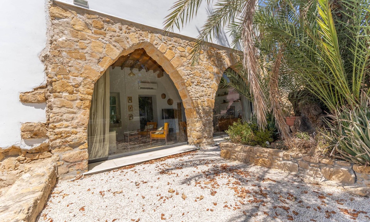 Nicosia House | WealthyStays: 1927 Heritage House