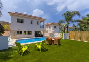 130 m² Villa ∙ 3 bedrooms ∙ 6 guests in Pernera