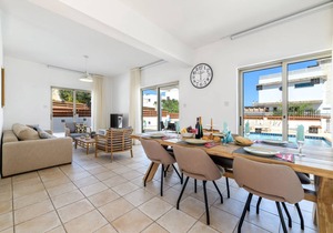 160 m² Villa ∙ 4 bedrooms ∙ 8 guests in Protaras