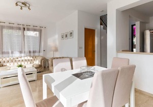 180 m² Villa ∙ 2 bedrooms ∙ 4 guests in Aphrodite Hills