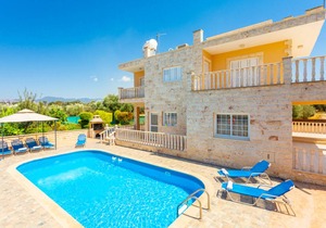 180 m² Villa ∙ 3 bedrooms ∙ 7 guests in Prodromi