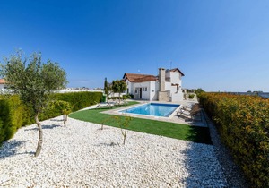 200 m² Villa ∙ 4 bedrooms ∙ 8 guests in Sotira
