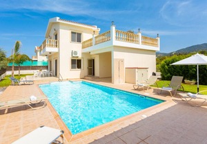225 m² Villa ∙ 4 bedrooms ∙ 9 guests in Agia Marina Chrysochous