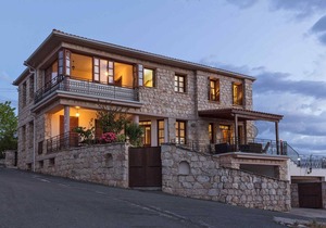 398 m² Villa ∙ 5 bedrooms ∙ 10 guests in Peristerona