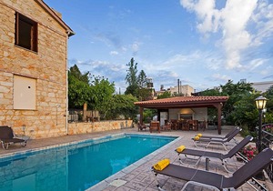 398 m² Villa ∙ 5 bedrooms ∙ 10 guests in Peristerona