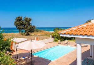 Achilles Beach Villa: Large Private Pool, Walk to Beach, Sea Views, A/C, WiFi in Poli Crysochous