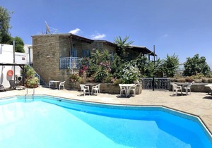 Adamos Hotel Apartments in Tochni