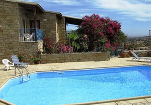 Adamos House in Tochni